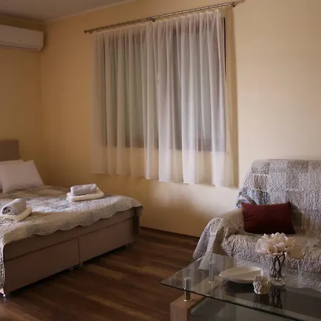 Studio Apartman Ana Sibenik Exterior photo