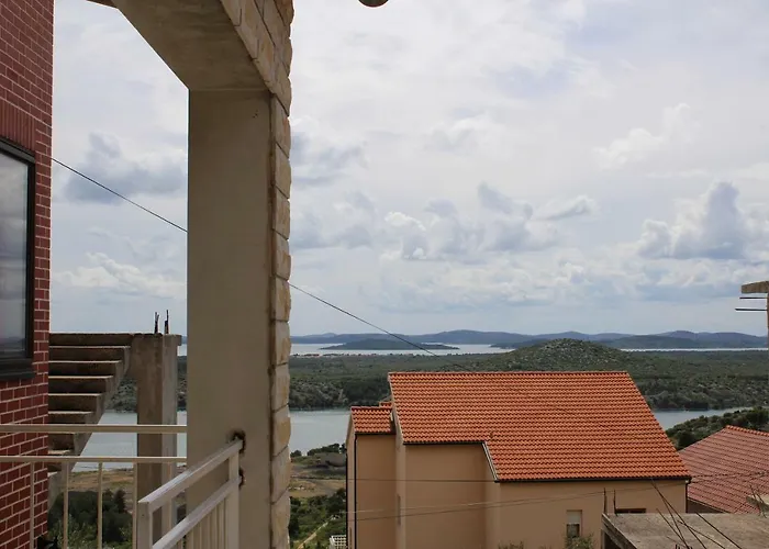 Studio Apartman Ana