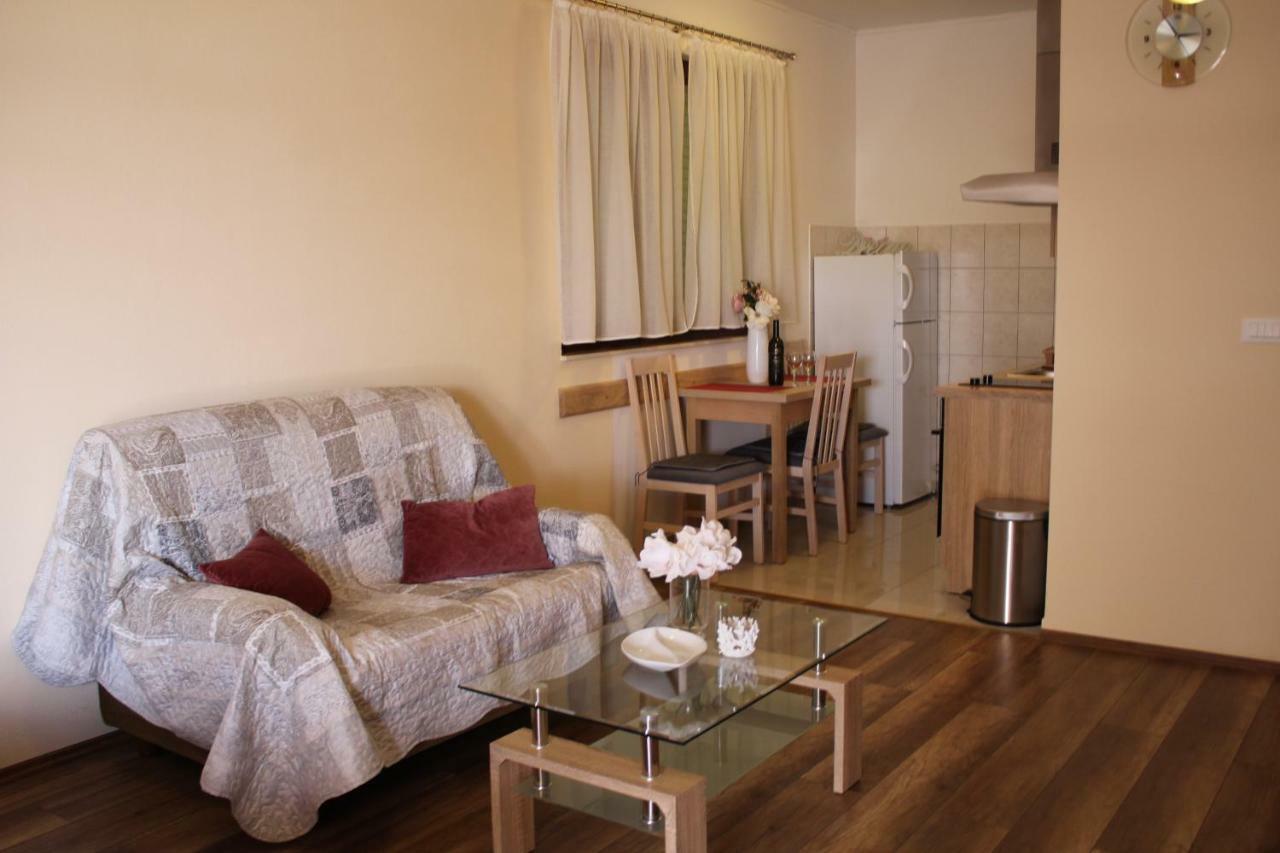 Apartment Ana *