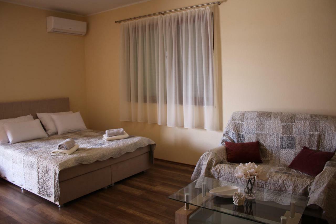 Apartment Ana *